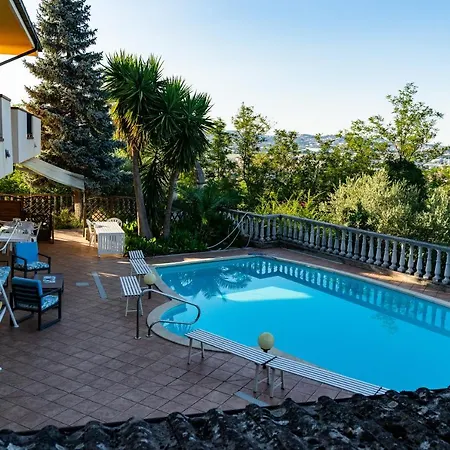 B&B Bellevue Bed & Breakfast *